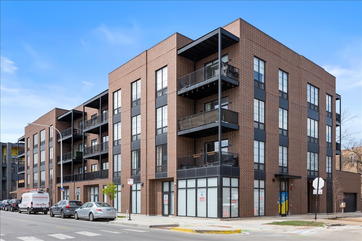 504 N Leavitt Street #302, Chicago, IL