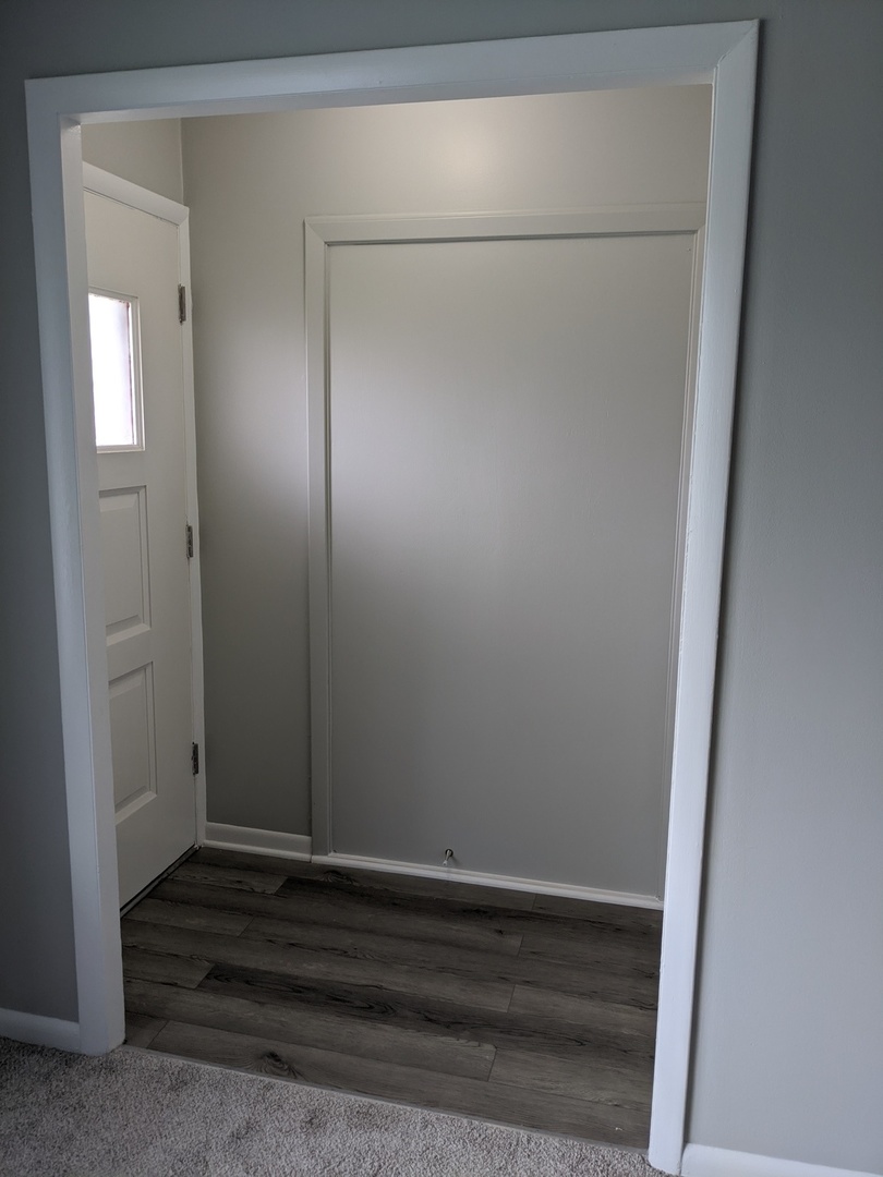 61 Pine Court, Crystal Lake, IL