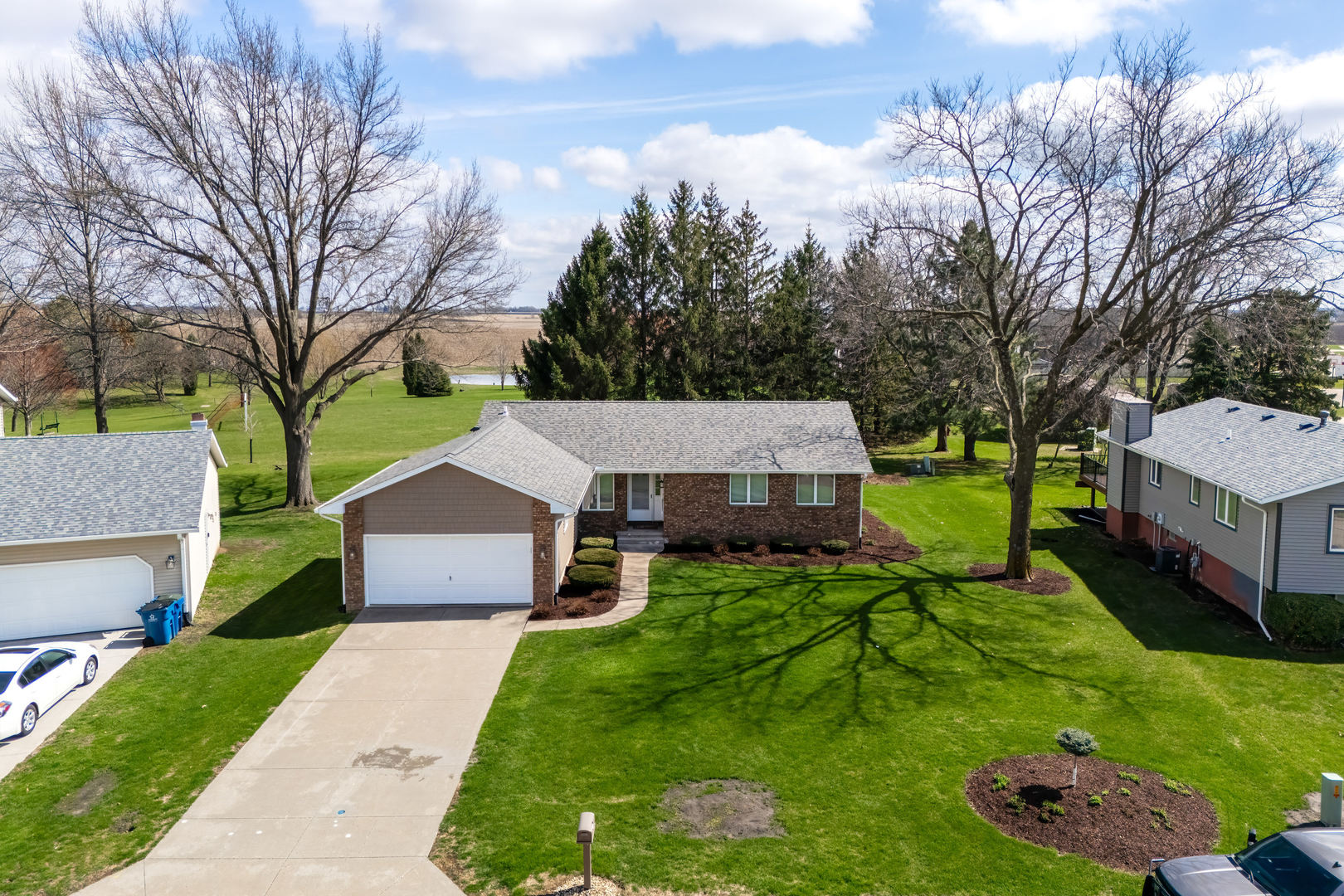 309 E Brownlie Lane, Long Grove, IA