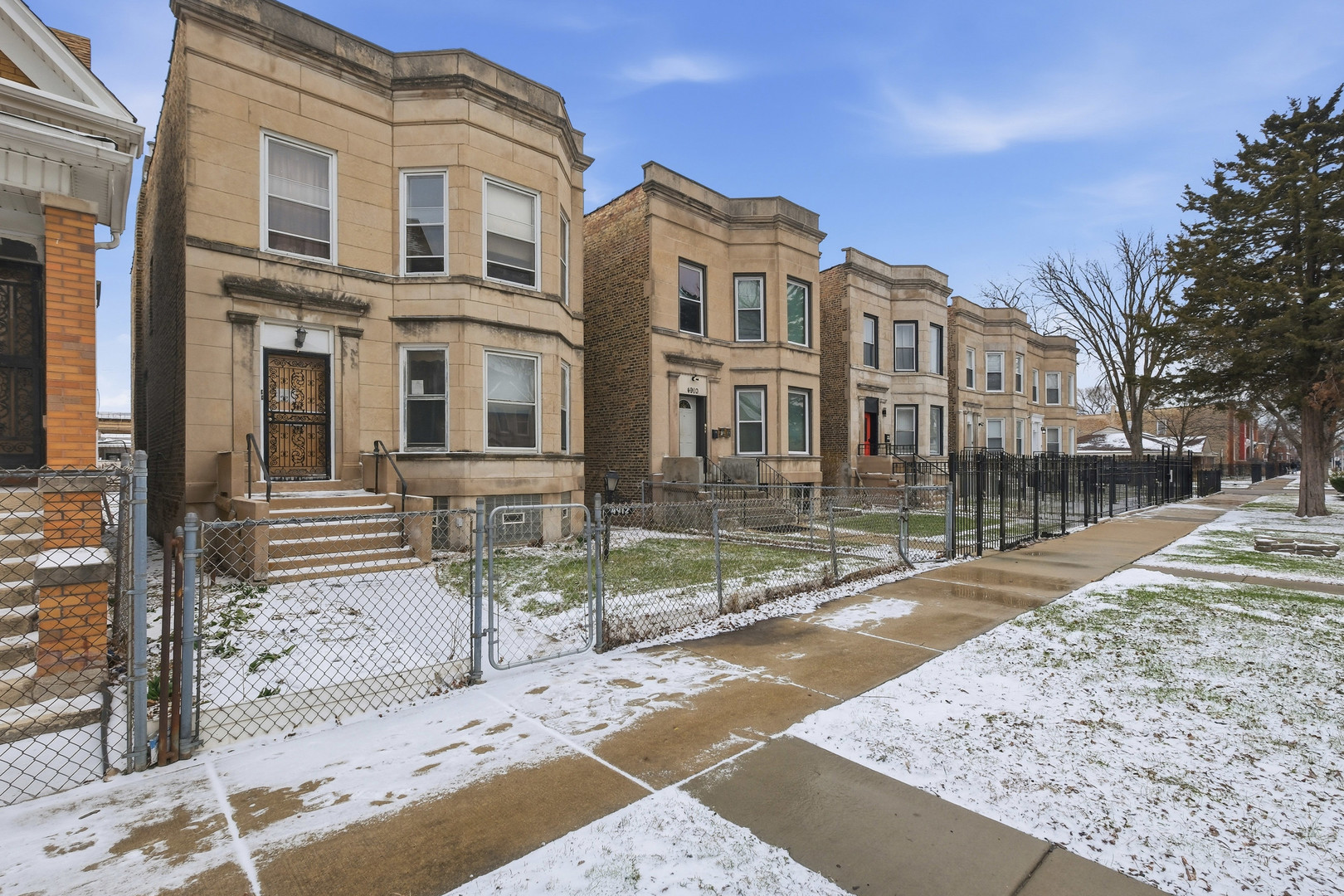 4912 W Fulton Street, Chicago, IL