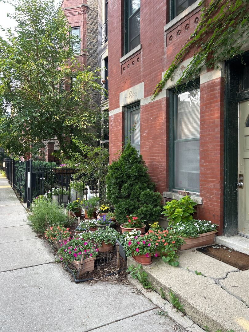 862 N Hermitage Avenue #1R, Chicago, IL