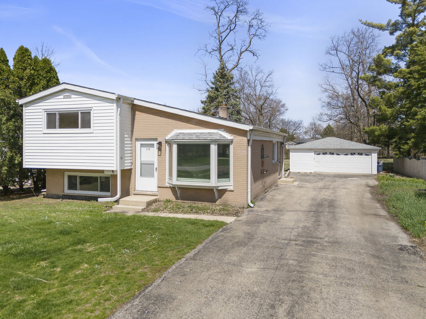 518 E North Broadway Street, Lombard, IL