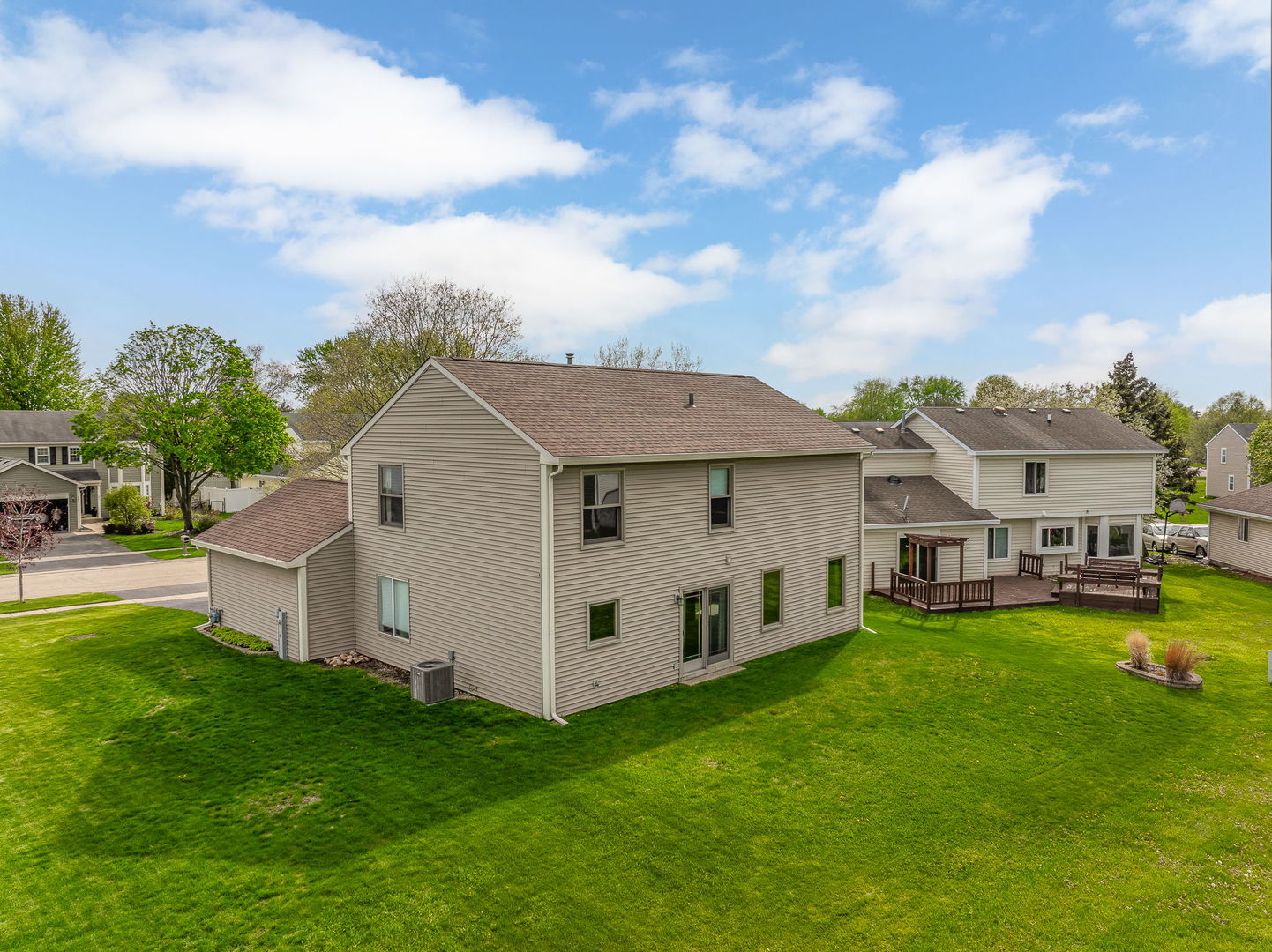 1690 Wildwood Lane, Hanover Park, IL