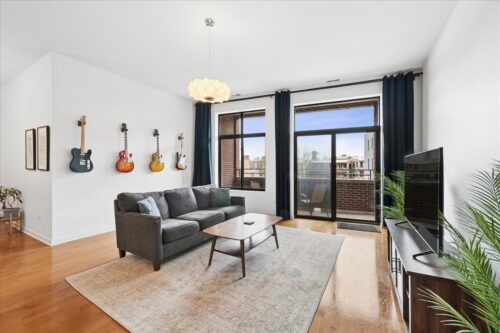 4420 N CLARK Street #302, Chicago, IL