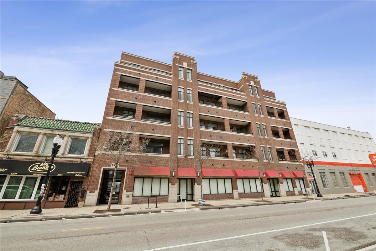 4420 N CLARK Street #302, Chicago, IL