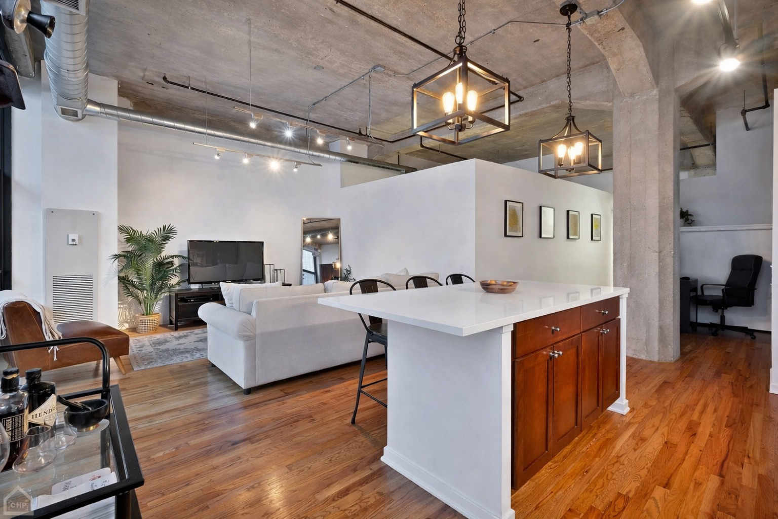 210 S Desplaines Street #404, Chicago, IL