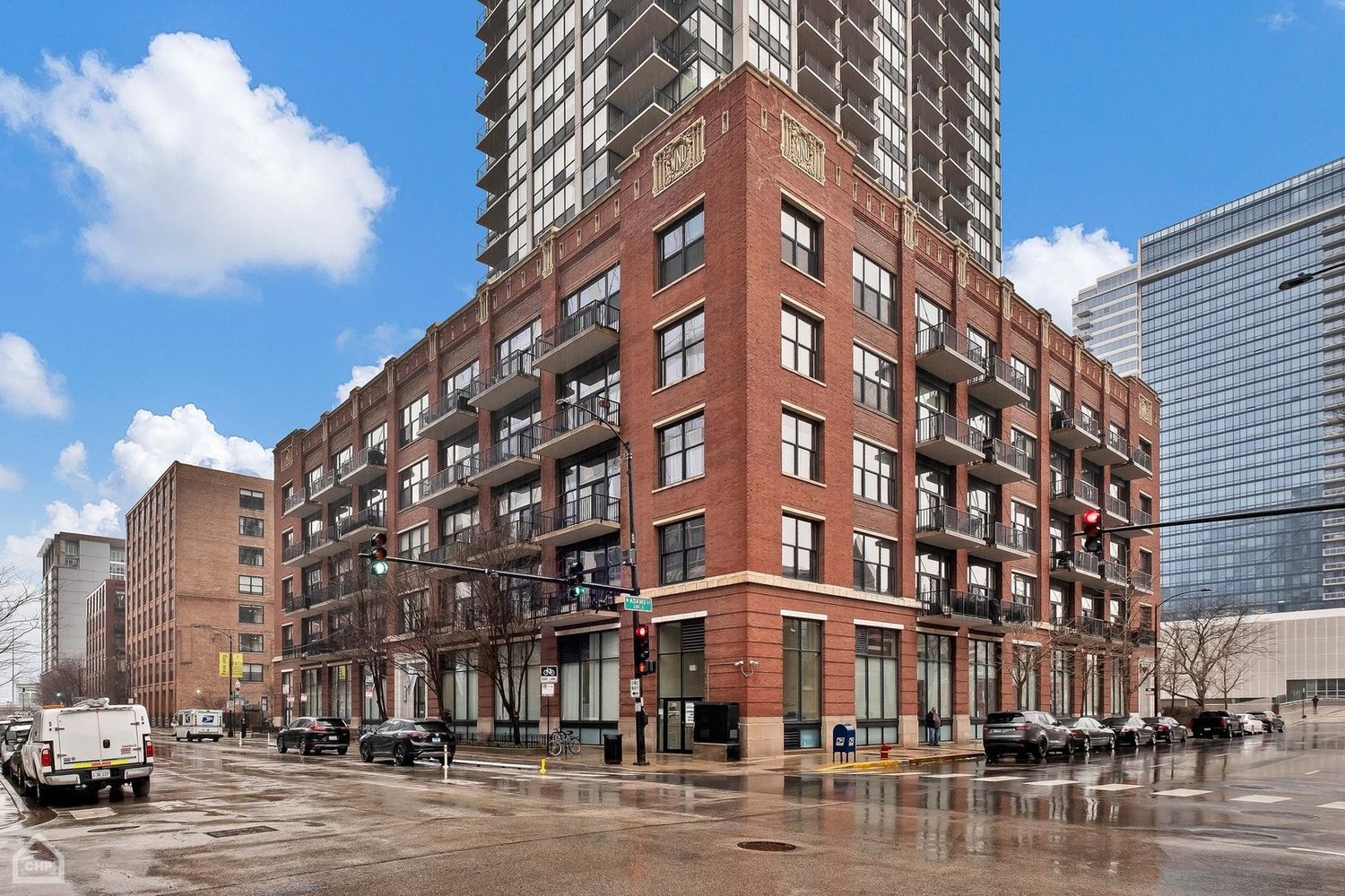 210 S Desplaines Street #404, Chicago, IL