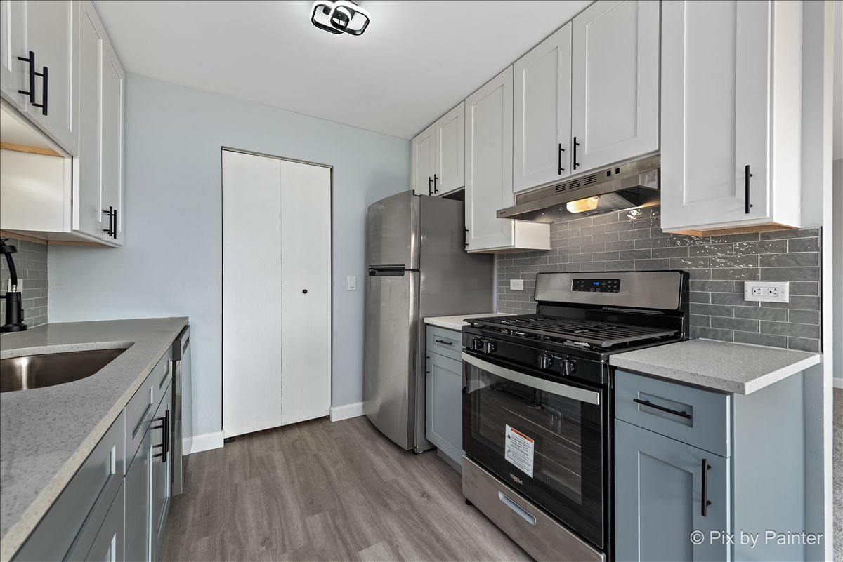 327 Newport Lane #B2, Bartlett, IL