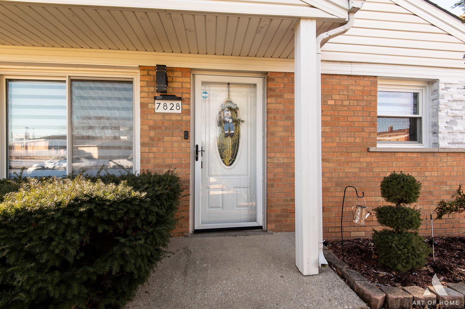 7828 Lotus Avenue, Burbank, IL