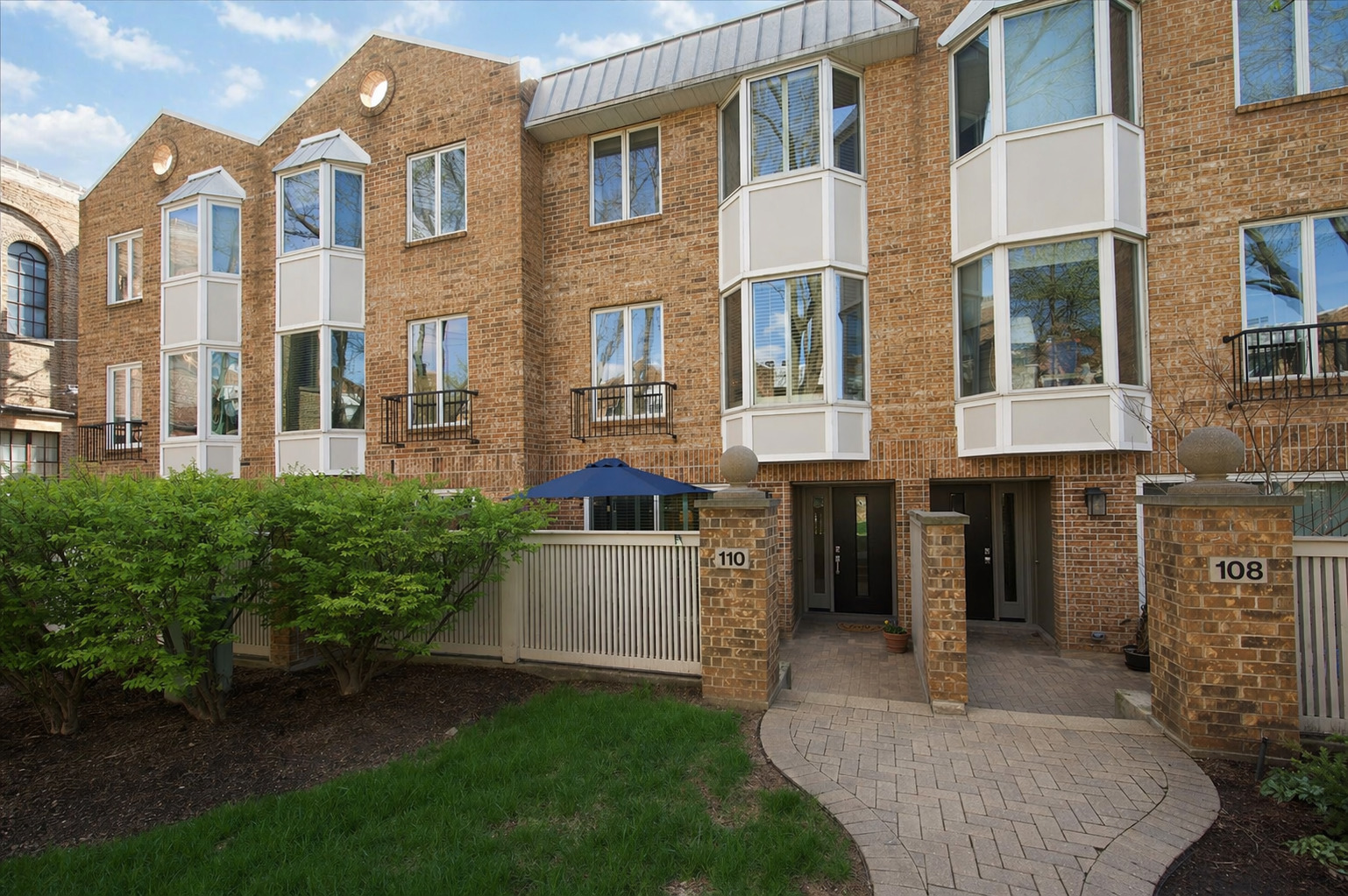 110 Bishop Quarter Lane, Oak Park, IL