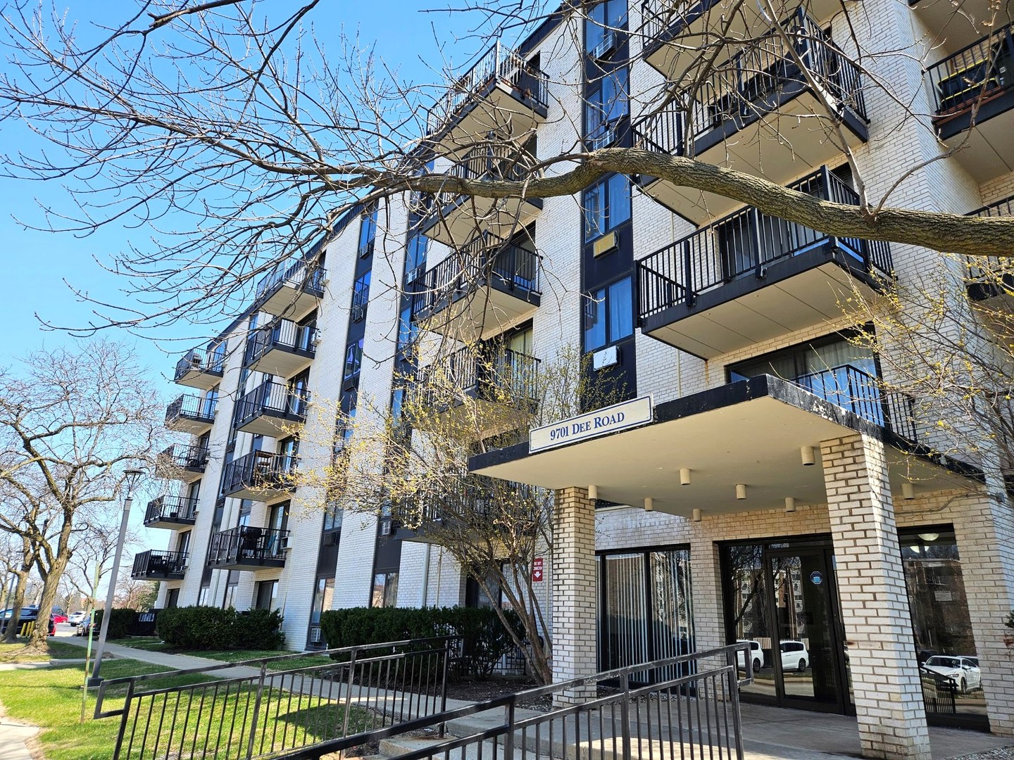 9701 N Dee Road #6M, Niles, IL