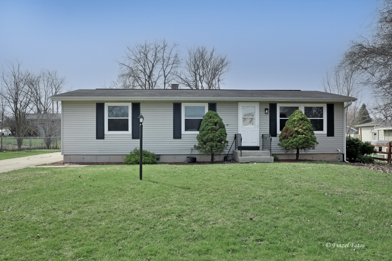 2411 W Lincoln Road, McHenry, IL