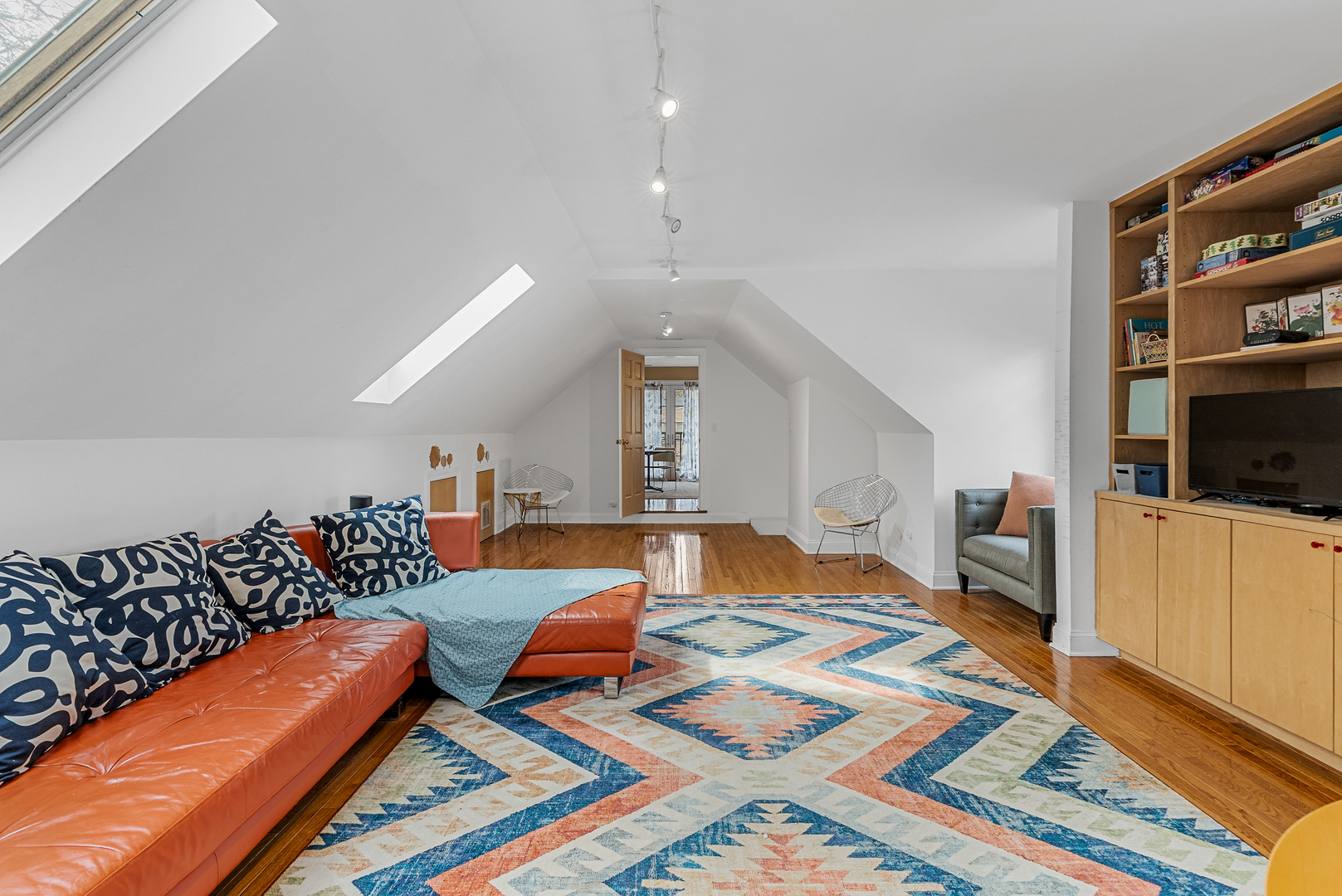 6714 N Ionia Avenue, Chicago, IL