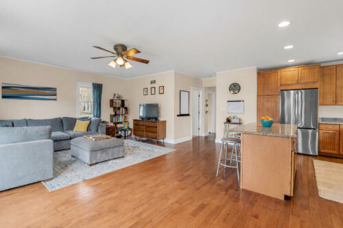 6714 N Ionia Avenue, Chicago, IL