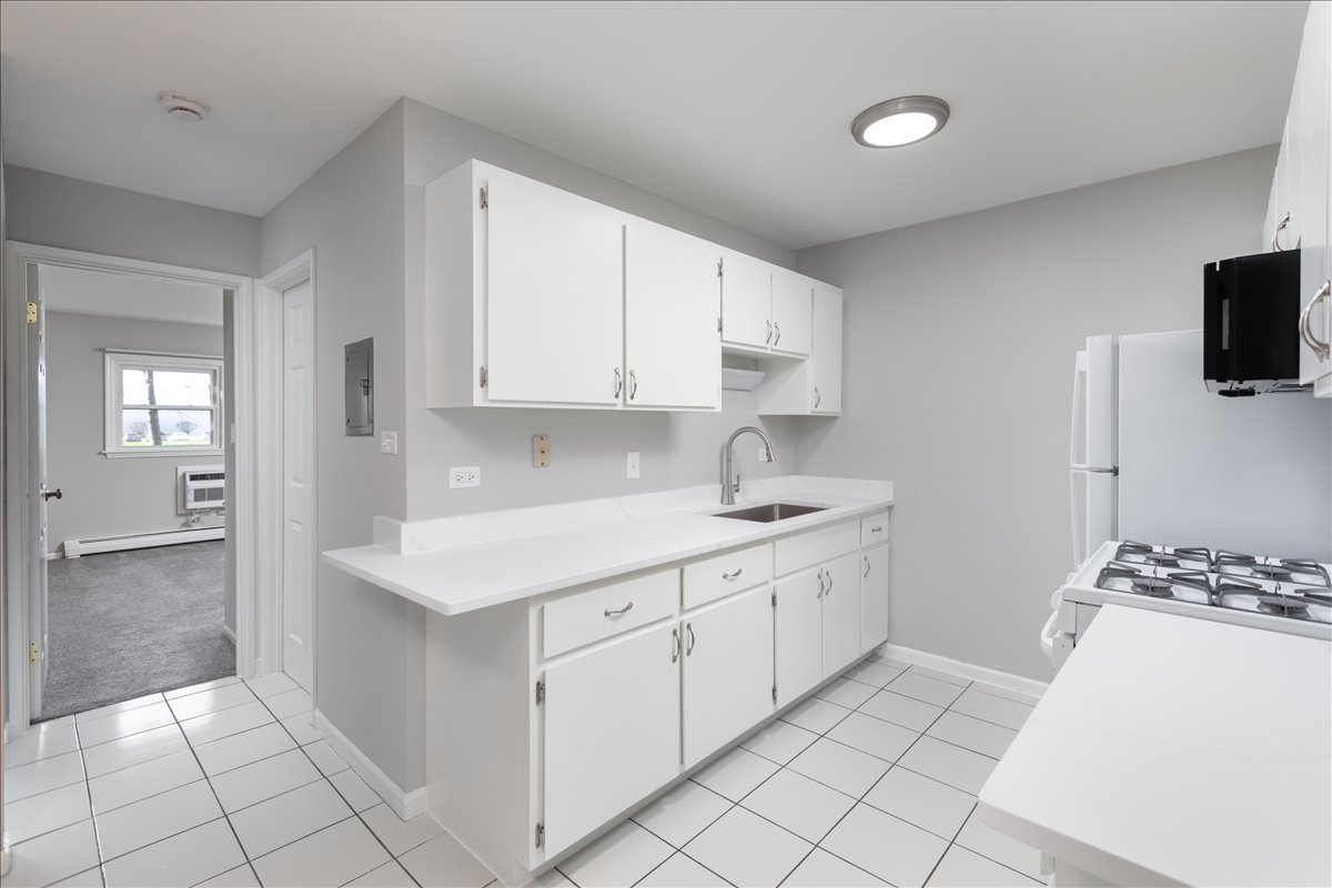 5740 East Avenue #2D, Countryside, IL