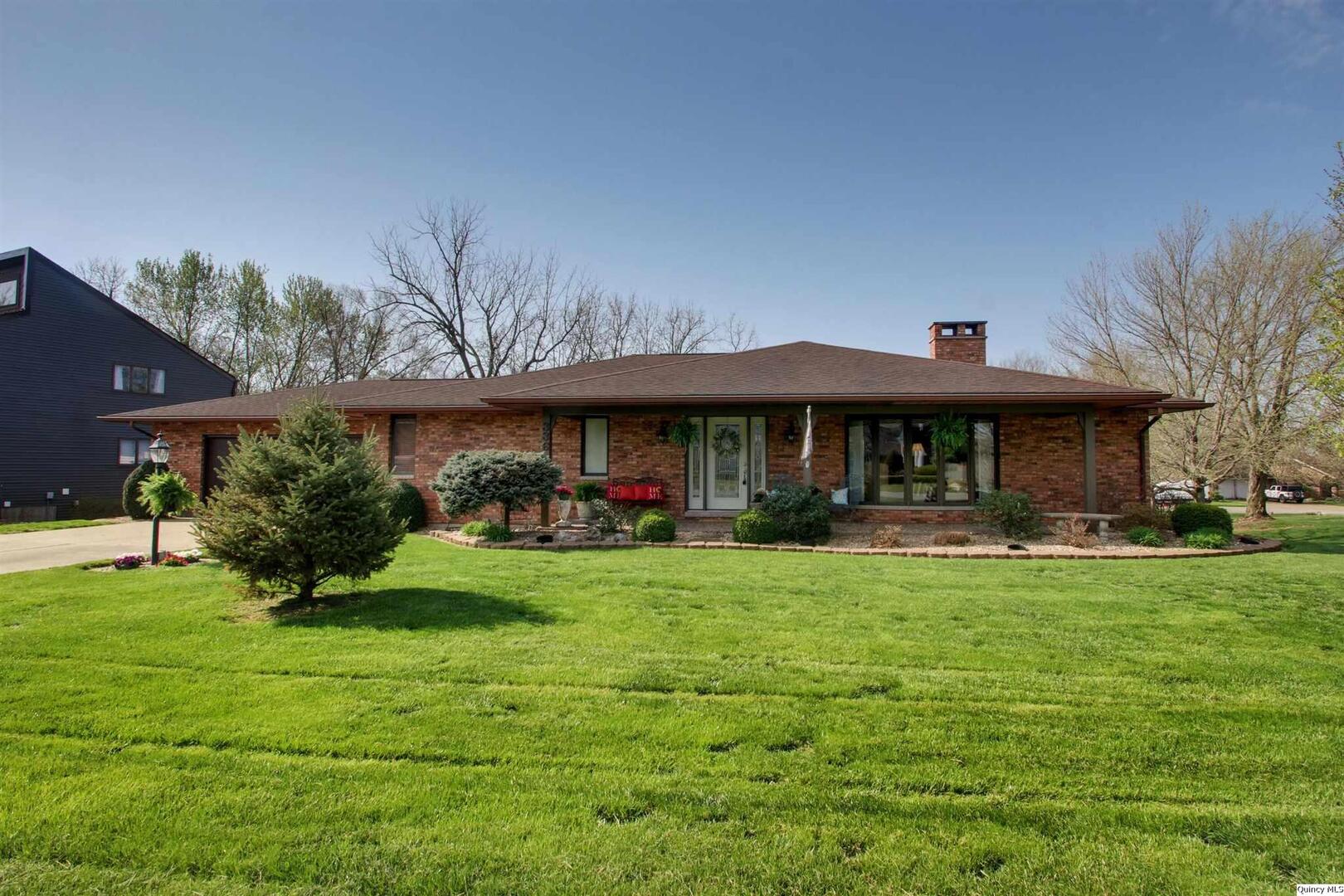 336 Spring Lake Drive, Quincy, IL