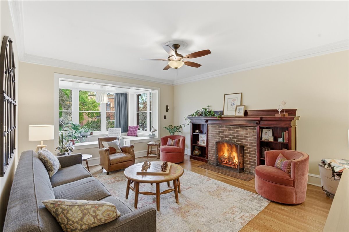 4753 N Malden Street #2N, Chicago, IL