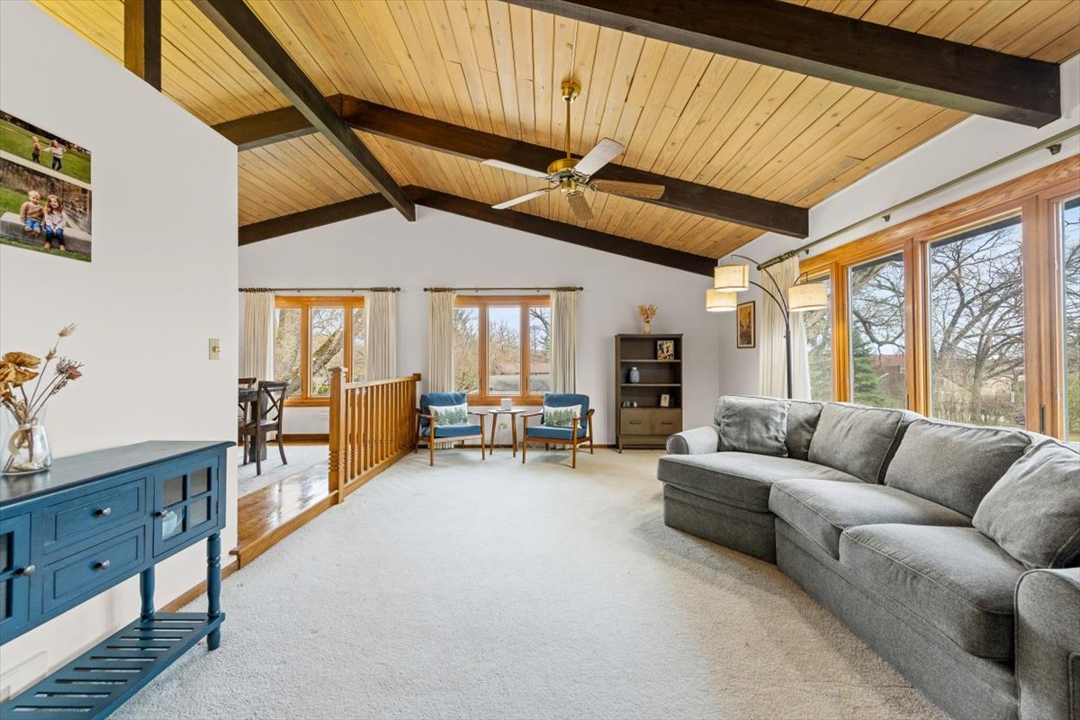 2374 N Westwood Lane, Palatine, IL