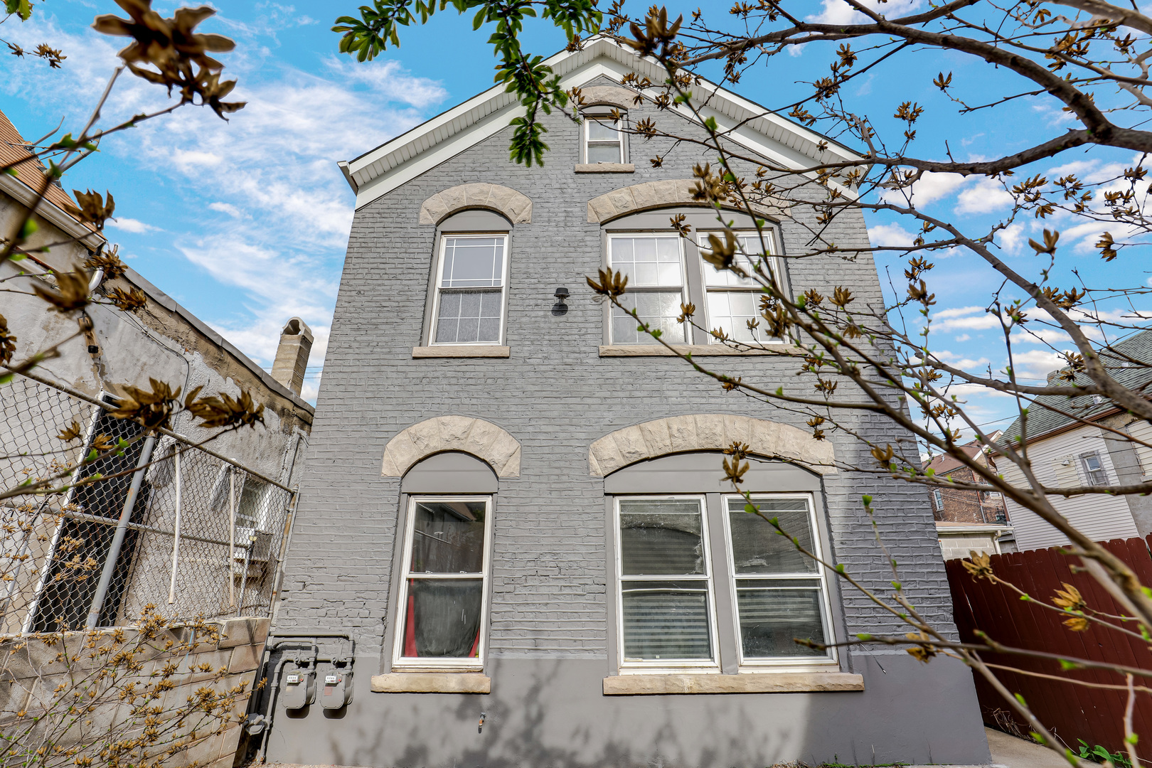 2631 S Sawyer Avenue, Chicago, IL