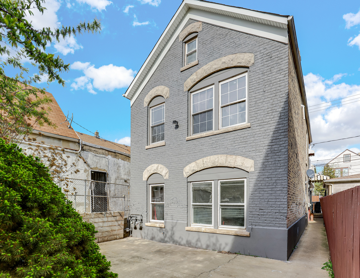 2631 S Sawyer Avenue, Chicago, IL