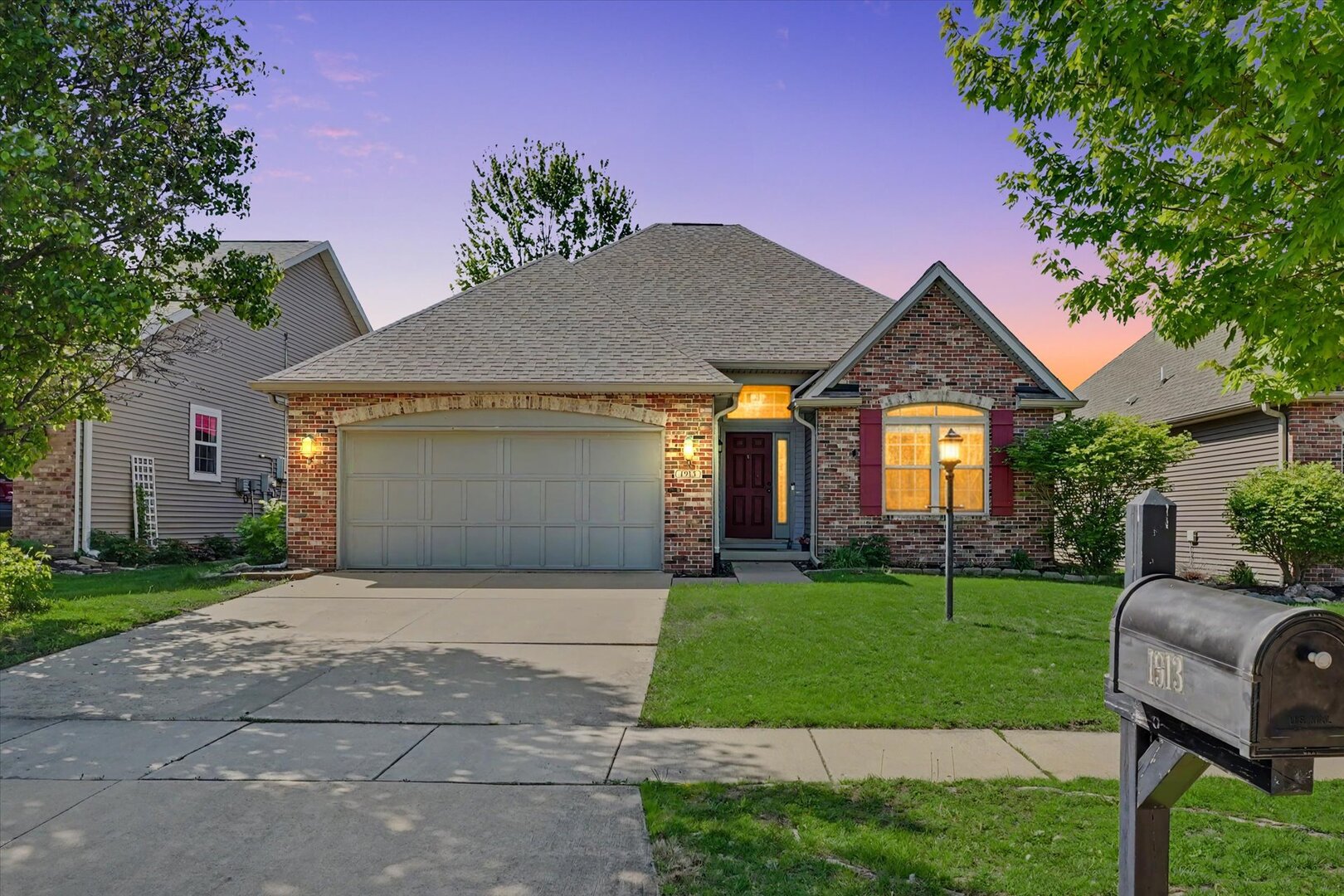 1913 Quail Run Drive, Mahomet, IL