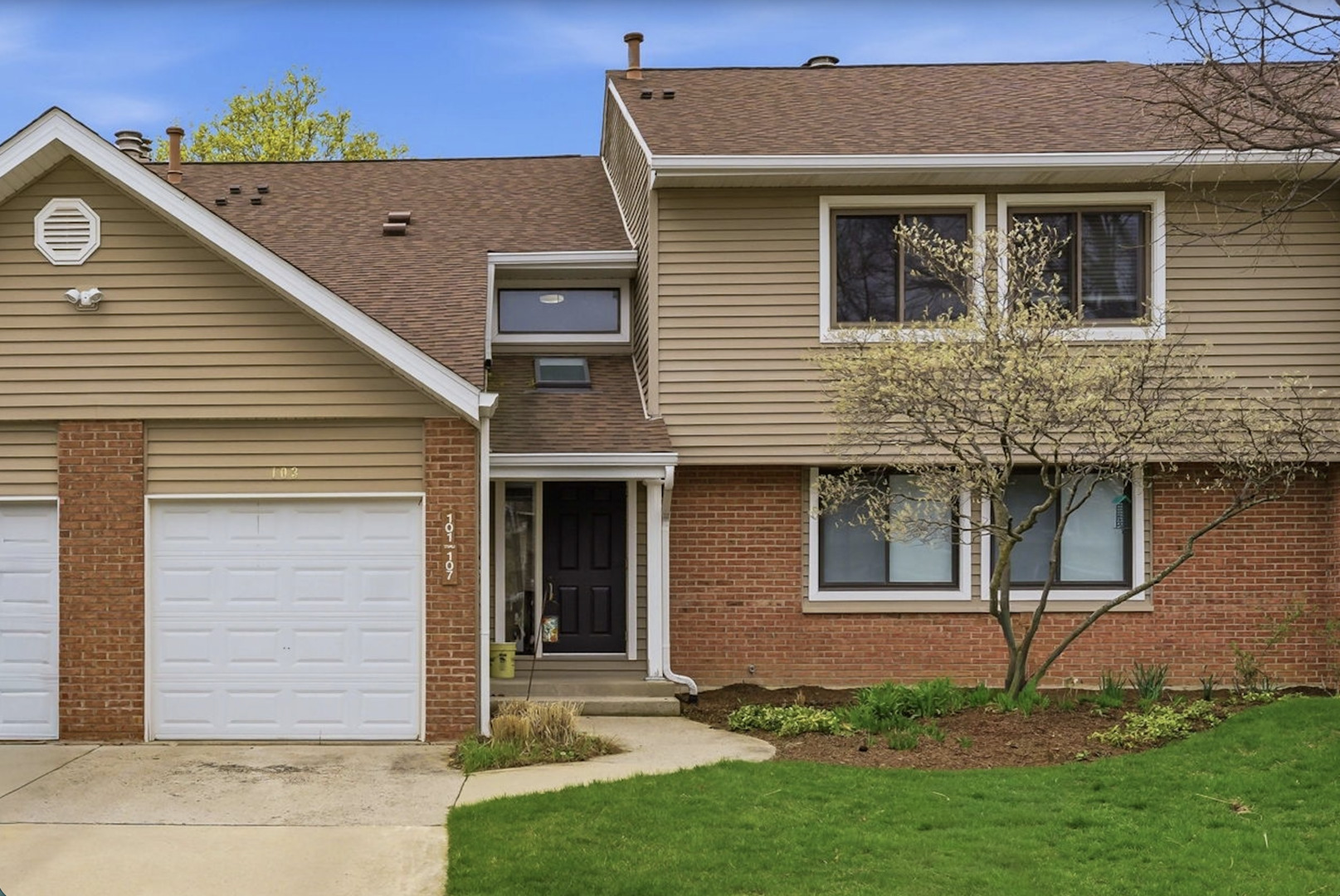 101 Windwood Court #101, Buffalo Grove, IL