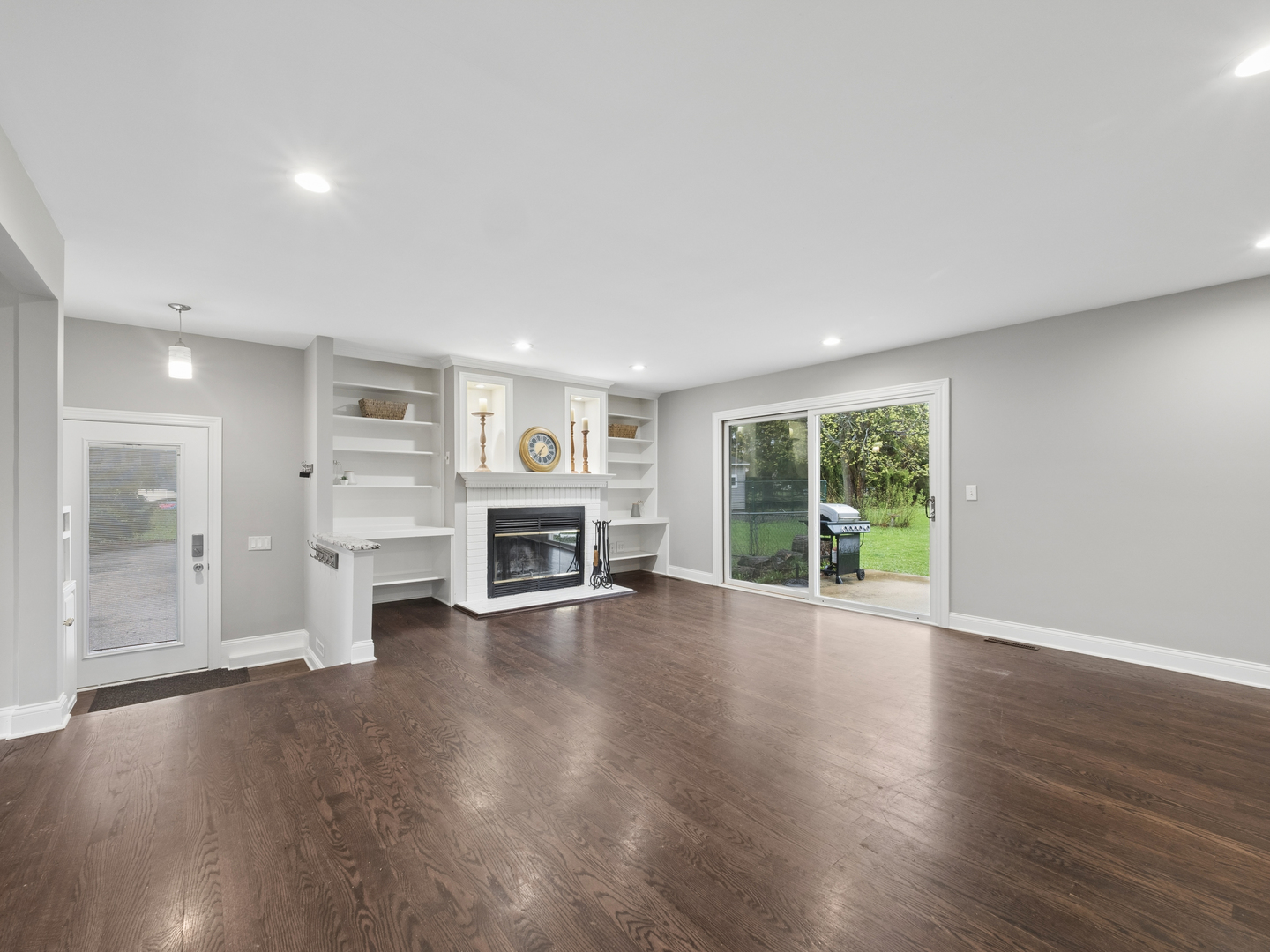 6220 Crescent Drive, Huntley, IL