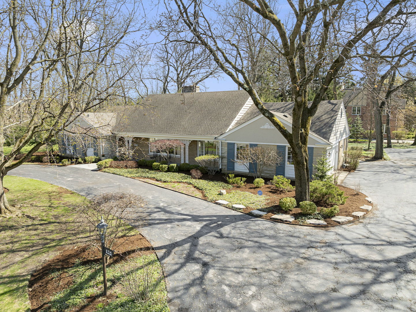 835 Timberline Drive, Glenview, IL
