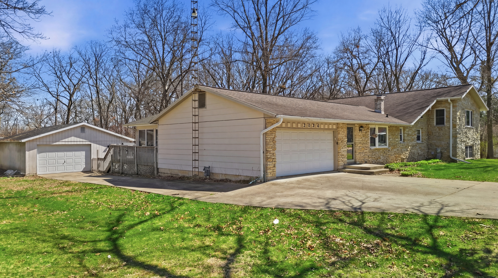 2086 Grand Detour Road, Dixon, IL