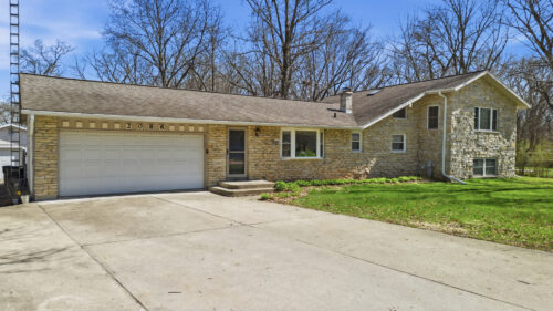 2086 Grand Detour Road, Dixon, IL