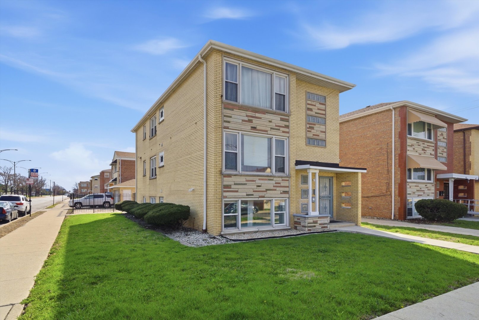 7901 S Whipple Street, Chicago, IL