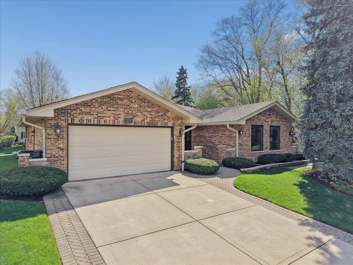 897 W Kelly Ann Drive, Palatine, IL
