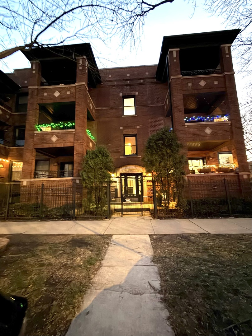 4546 N Spaulding Avenue #1, Chicago, IL