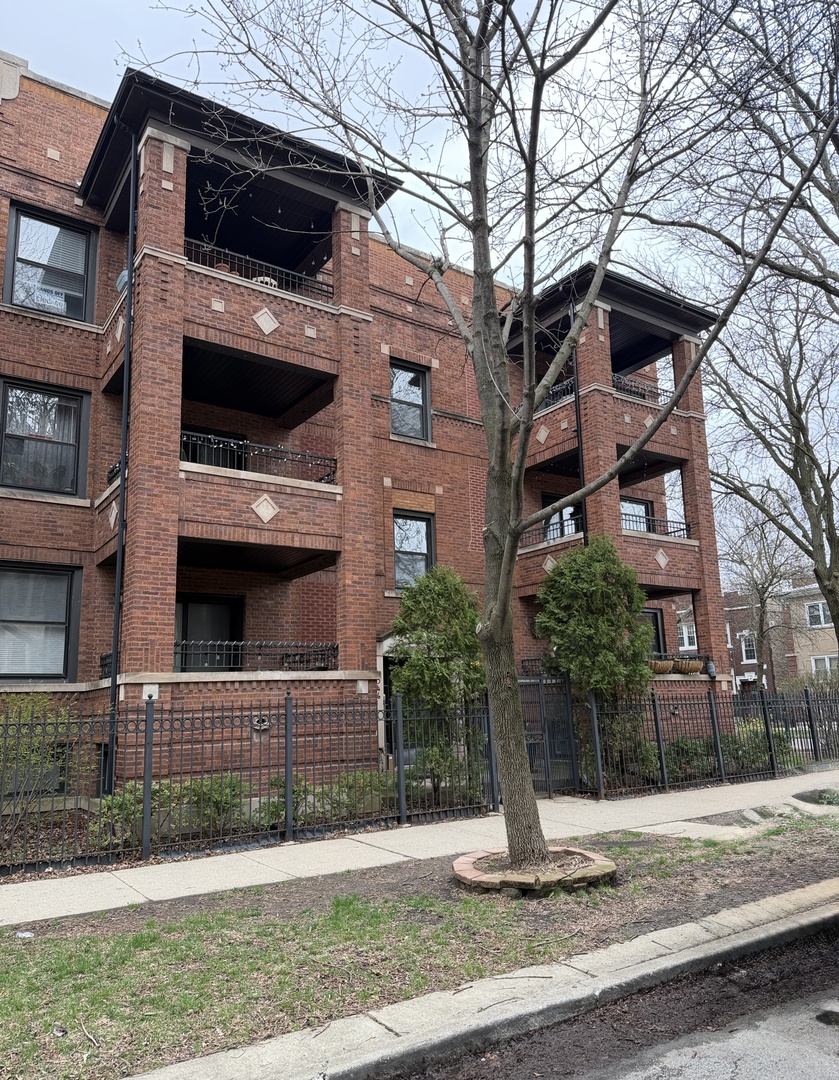 4546 N Spaulding Avenue #1, Chicago, IL