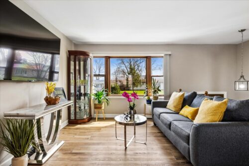 18508 W Woodland Terrace, Gurnee, IL