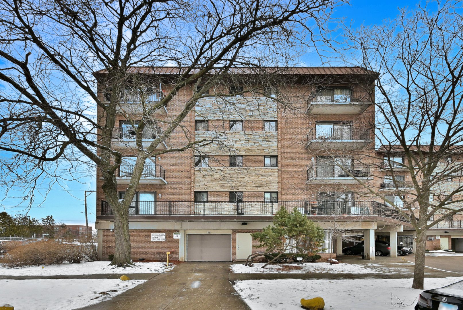2333 N Neva Avenue #201, Chicago, IL