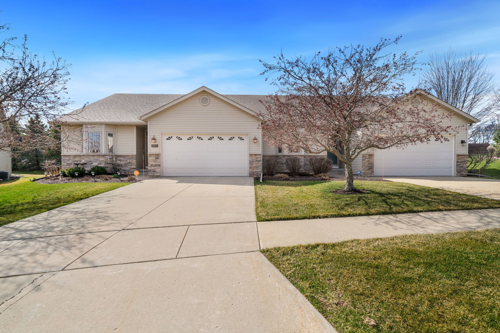 1453 Boulder Creek Way #2, Rockford, IL