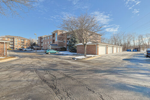 881 N Swift Road #206, Addison, IL