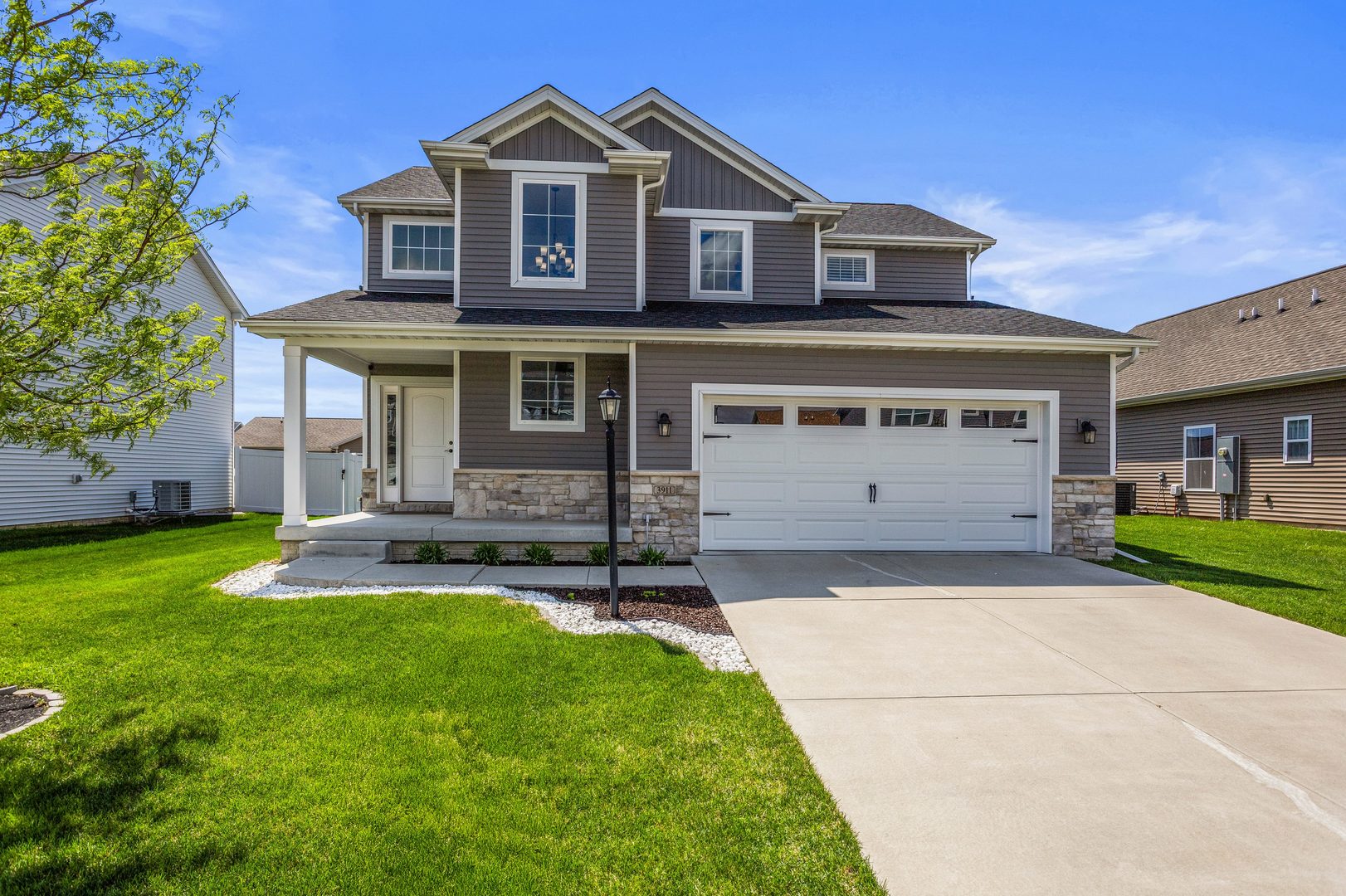 3911 Obsidian Drive, Champaign, IL