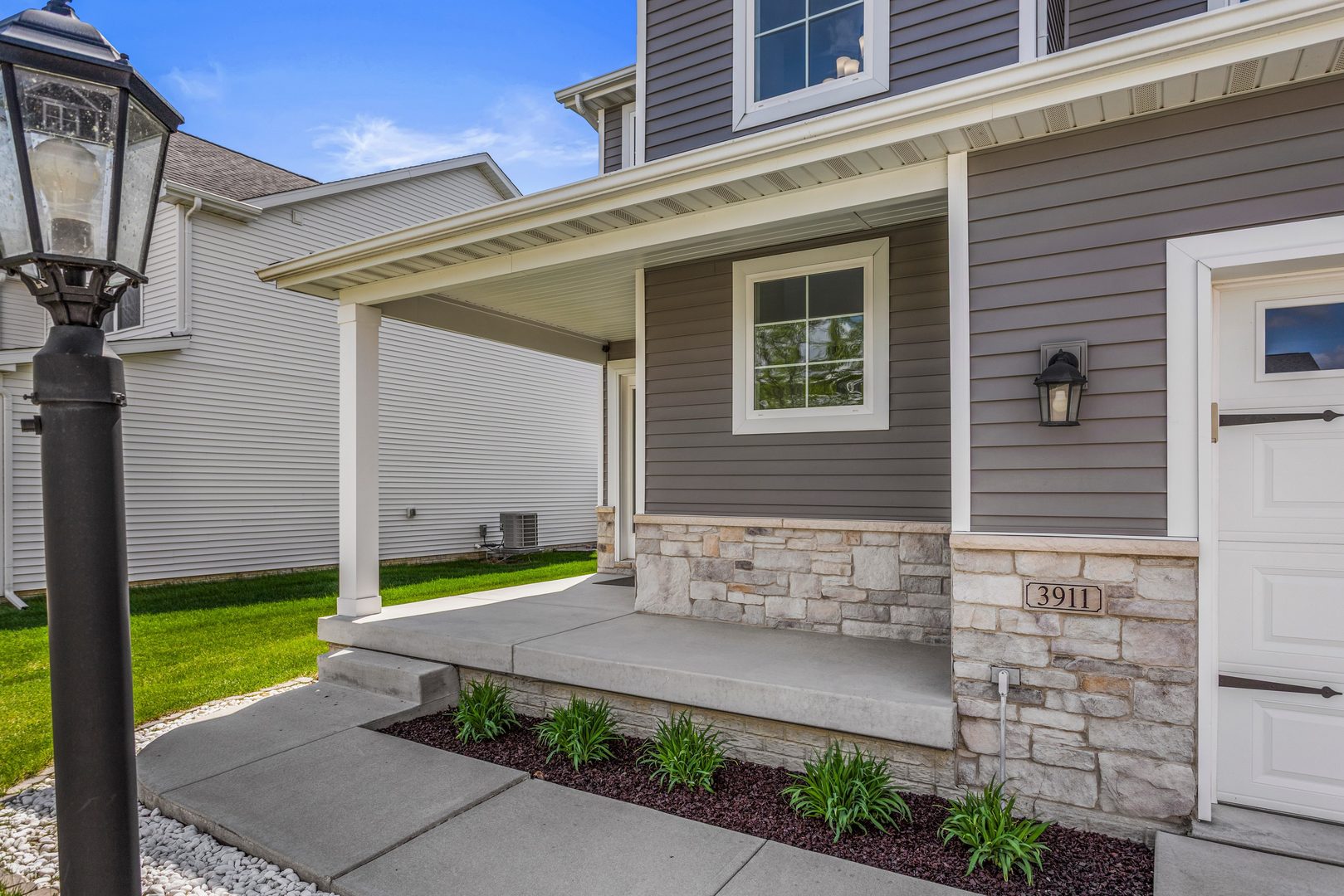 3911 Obsidian Drive, Champaign, IL