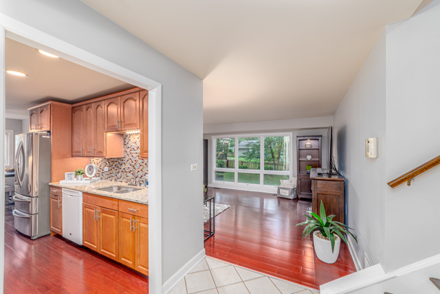 21W021 Marlborough Lane, Lombard, IL