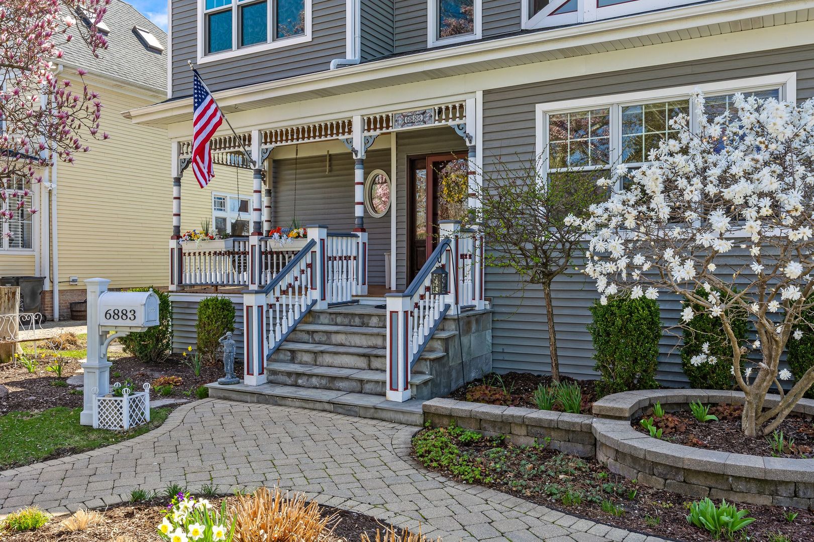 6883 W Hobart Avenue, Chicago, IL