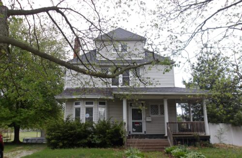 1142 E Broadway Street, Monmouth, IL