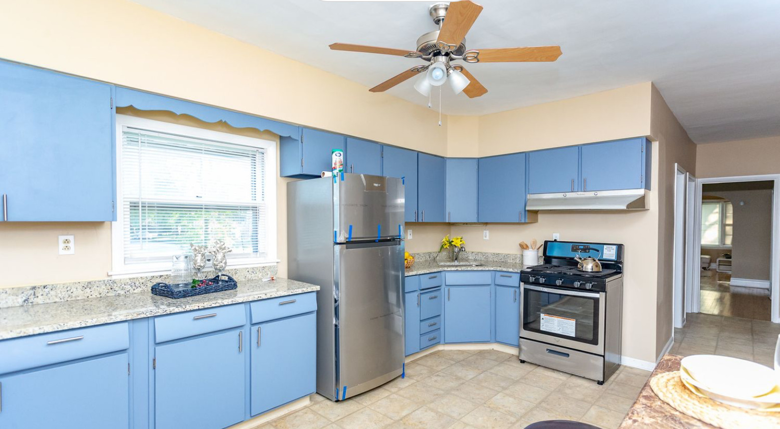 8653 S Saginaw Avenue, Chicago, IL