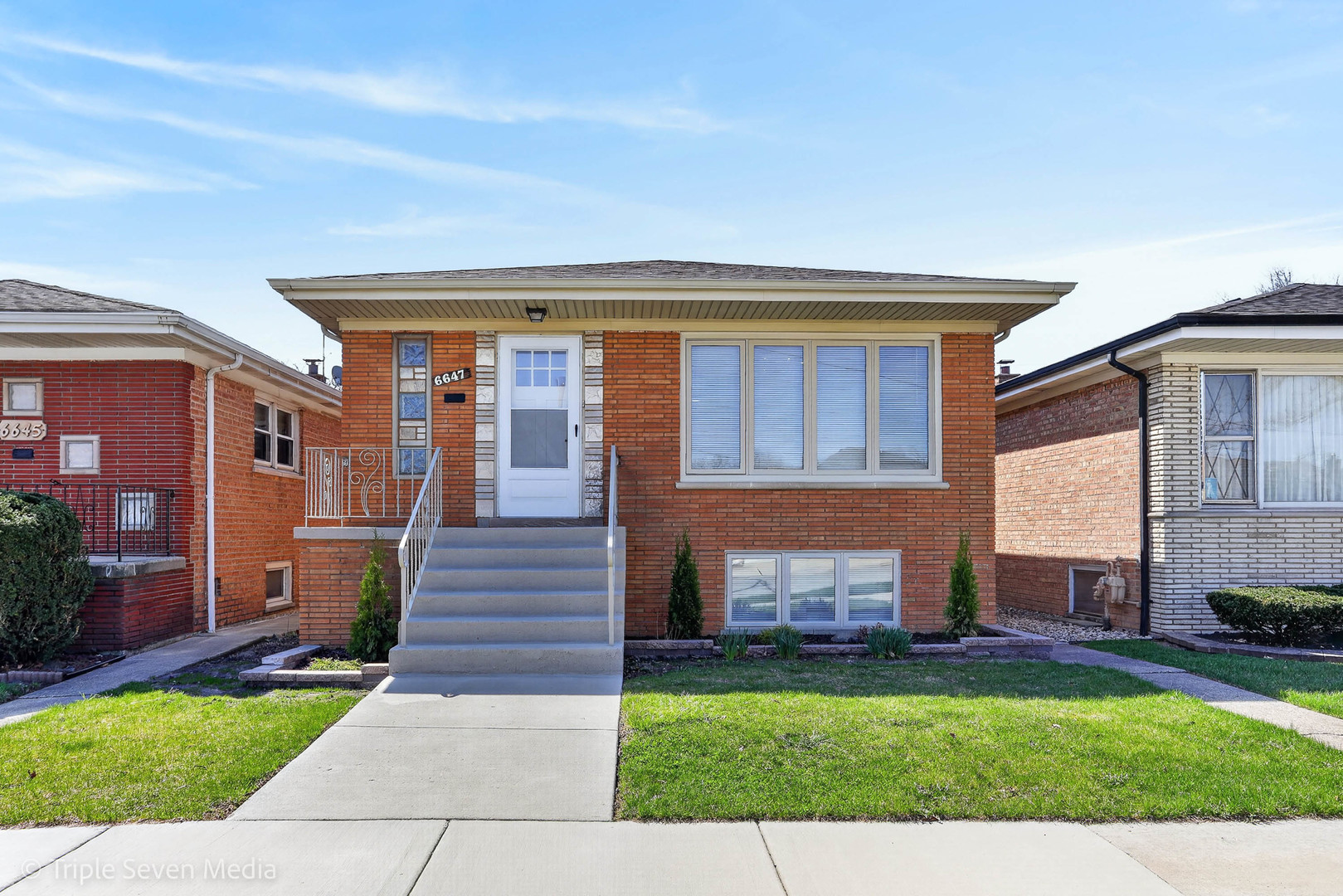 6647 W 59th Street, Chicago, IL