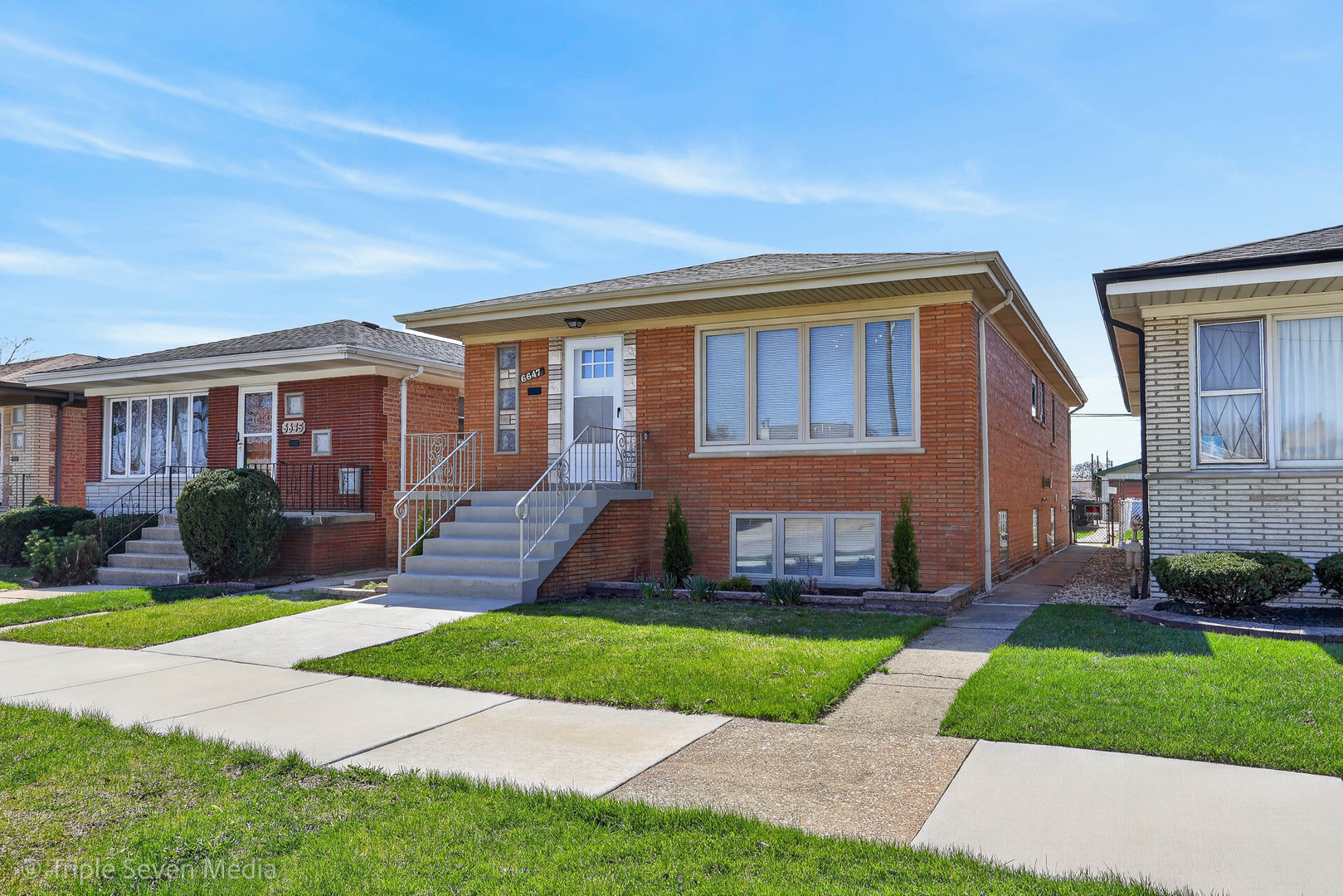 6647 W 59th Street, Chicago, IL