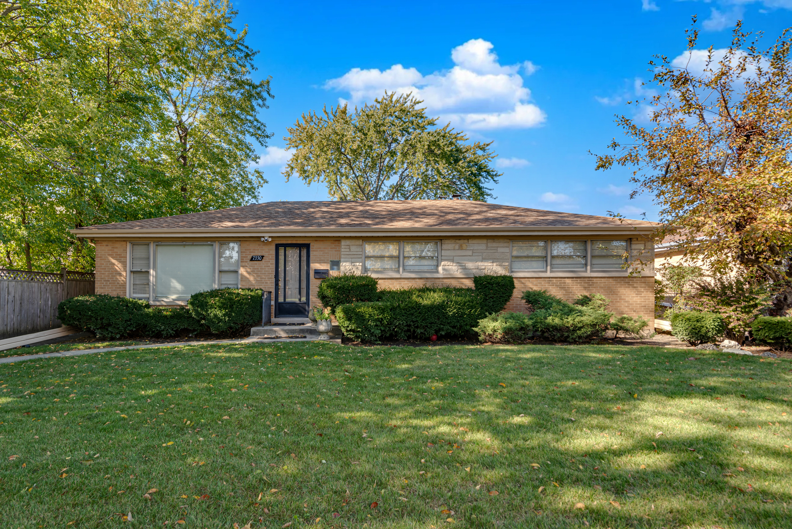 7330 N Kilbourn Avenue, Lincolnwood, IL