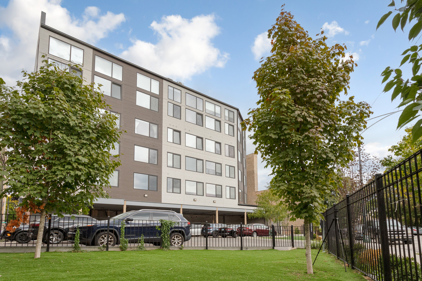 1531 W Howard Avenue #304, Chicago, IL