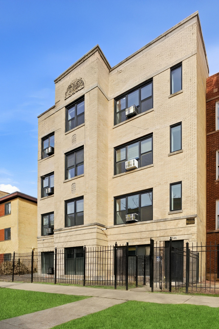 1546 W JONQUIL Terrace #207, Chicago, IL