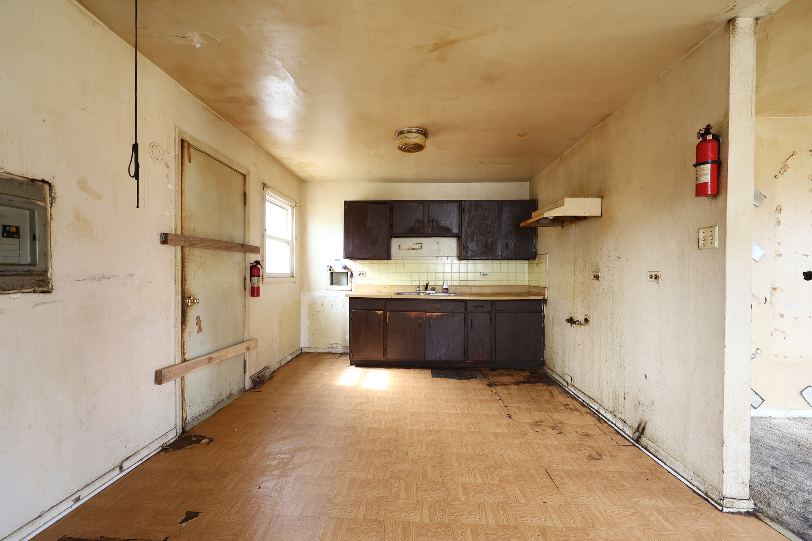 1420 E 15th Street, Ford Heights, IL